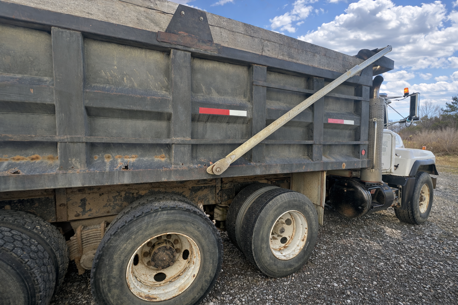 1999 MACK RD690S - Image 6